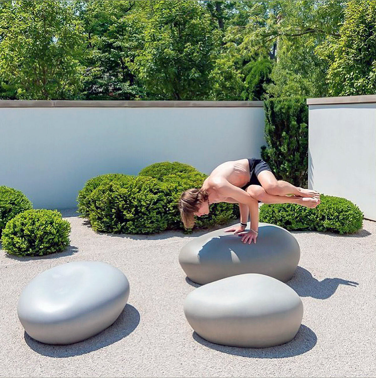 Pebble Large Concrete Bench