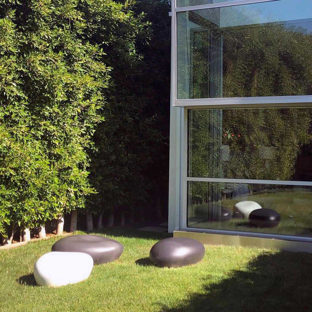Pebble Medium Concrete Bench